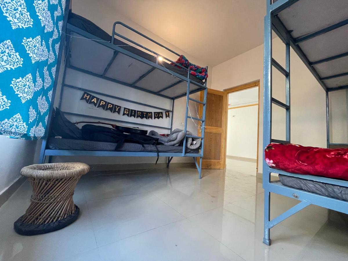 Bir Nest Hostel Exteriör bild