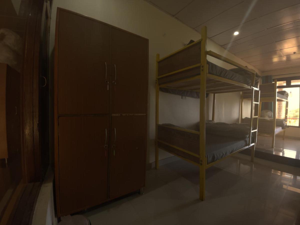 Bir Nest Hostel Exteriör bild